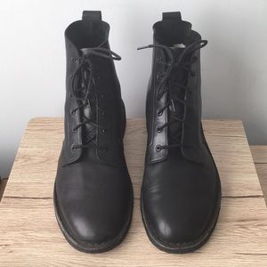 Clark’s Original’s Black Leather Boots